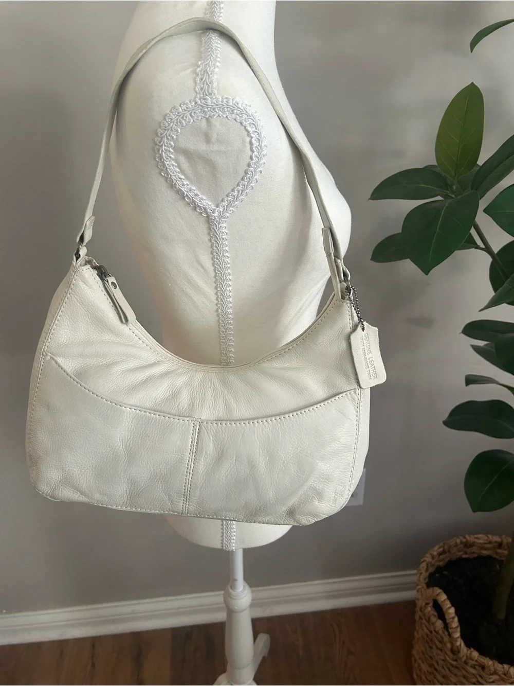 ST. JOHN’S BAY White Leather Hobo Shoulder Bag